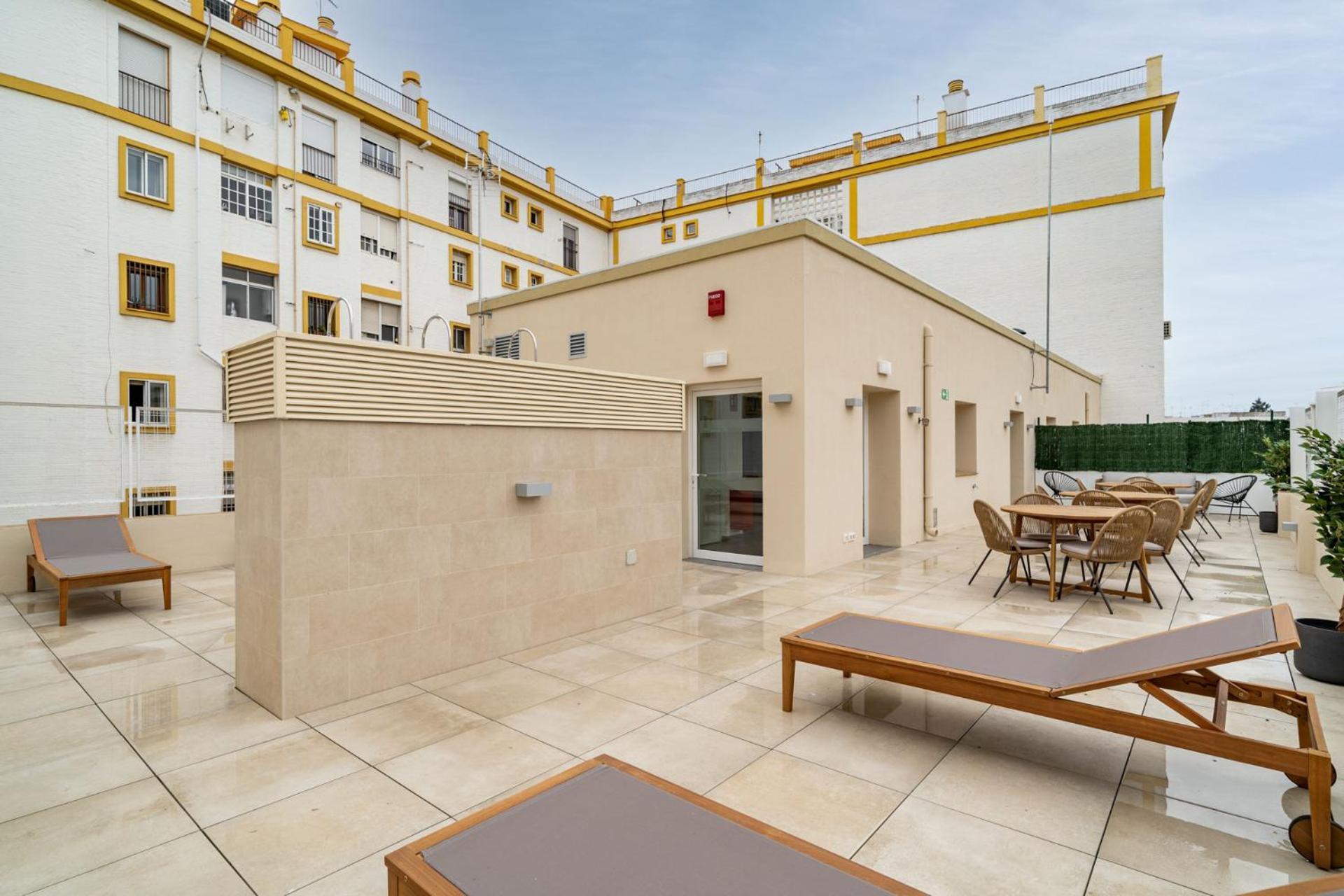 Limehome Sevilla Ronda De Capuchinos Sevilha Exterior foto