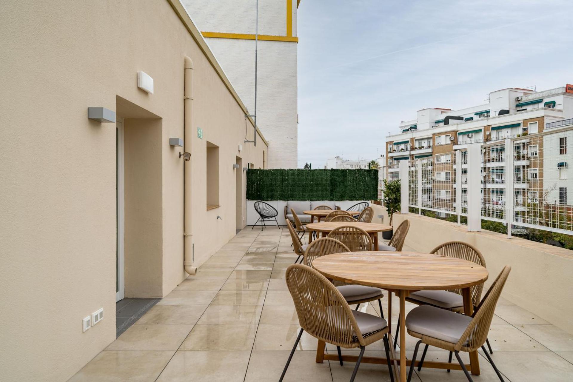 Limehome Sevilla Ronda De Capuchinos Sevilha Exterior foto