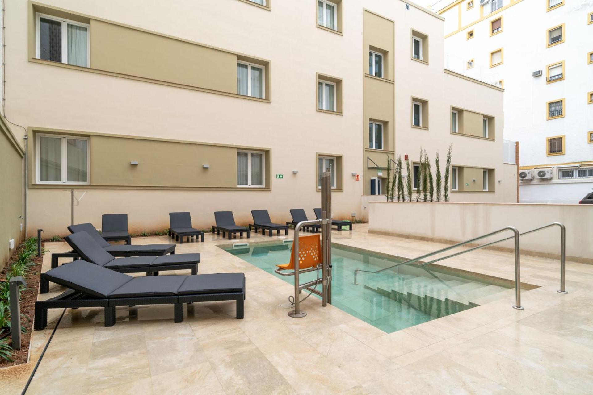 Limehome Sevilla Ronda De Capuchinos Sevilha Exterior foto